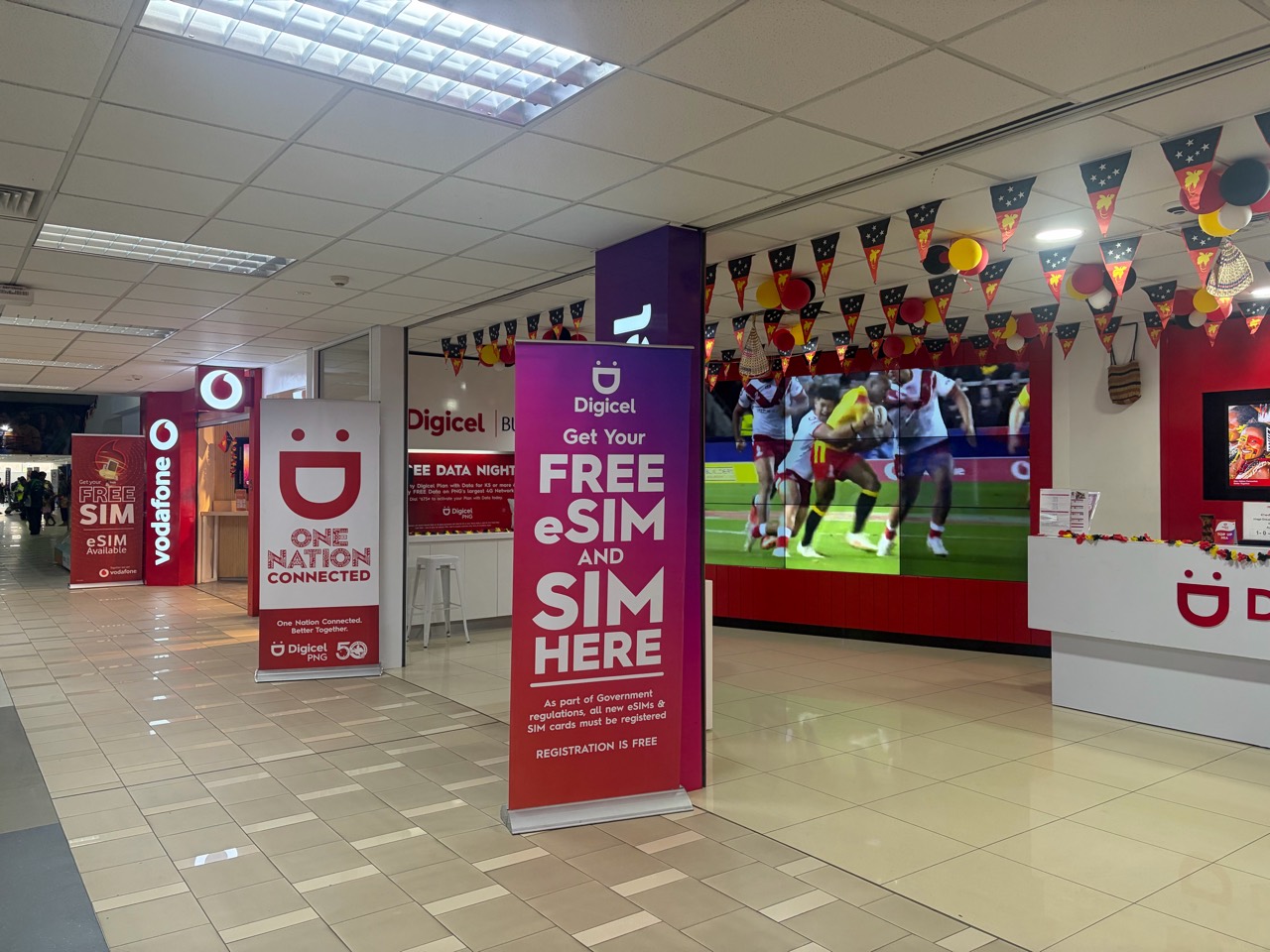 ポートモレスビー空港にあったDigicelのSIM販売カウンター